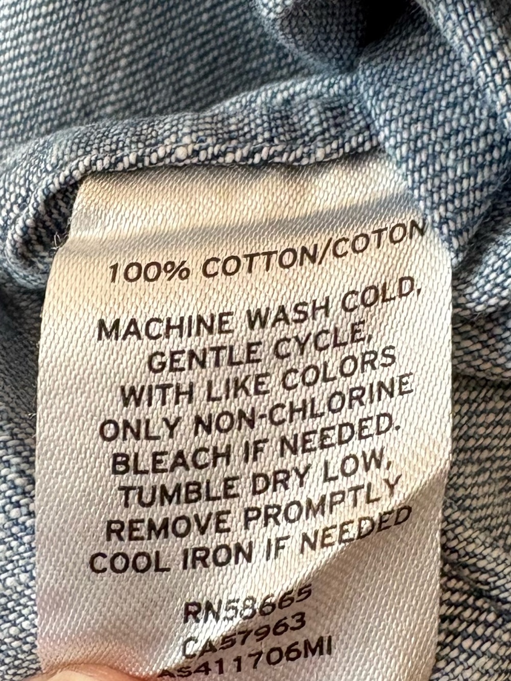 1901 Light Blue Sleeveless Chambray Shirt - Picture 5 of 5